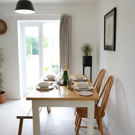 度假居 Chaloners, Free Parking, Large Garden, Close To Races & Centre *